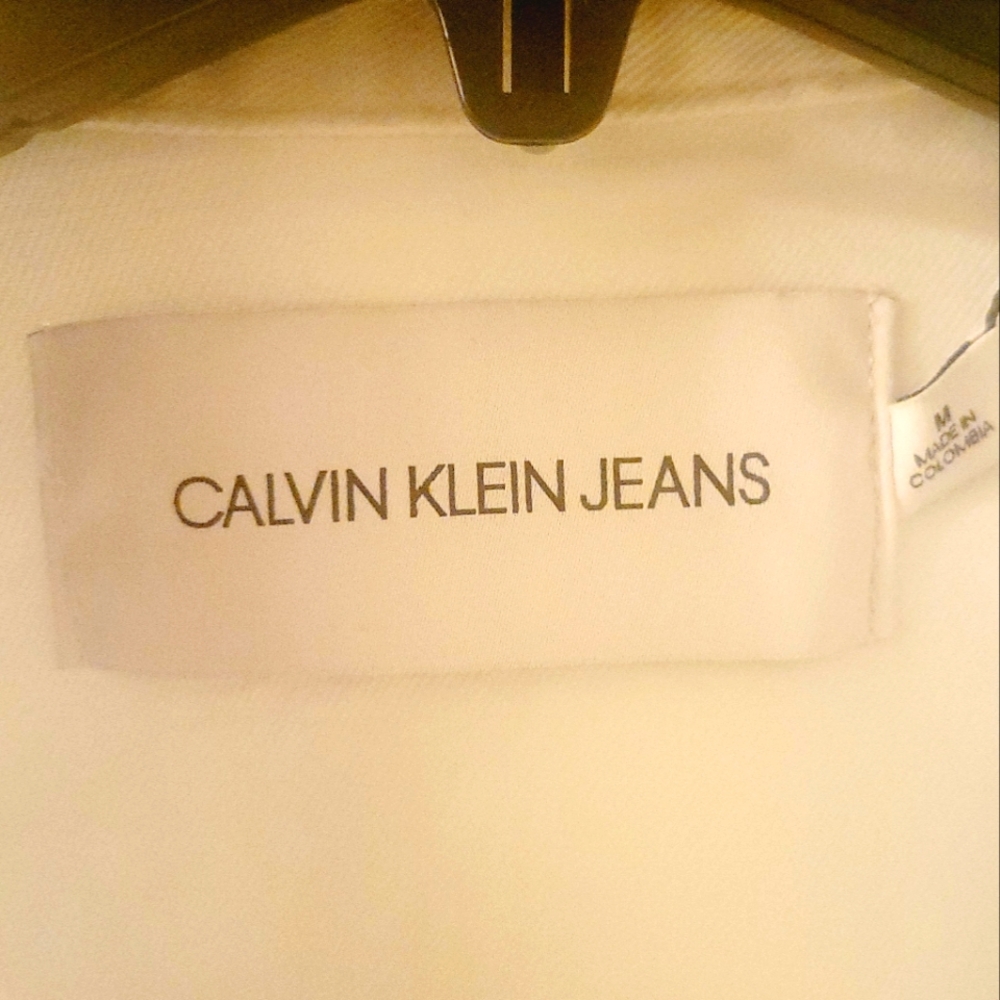 Calvin Klein - Picture 4 of 4
